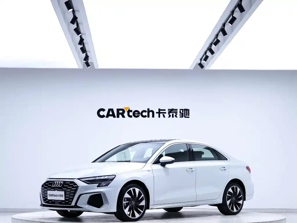 Audi A3 2024 — фото 1