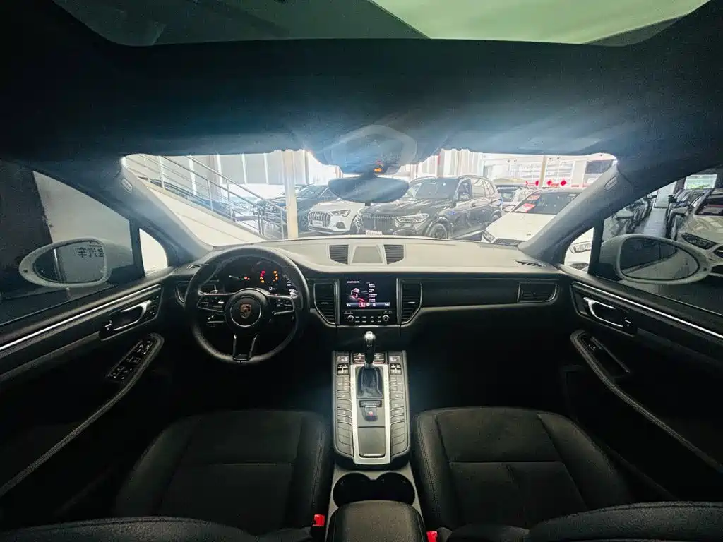 Porsche Macan 2016 — фото 14