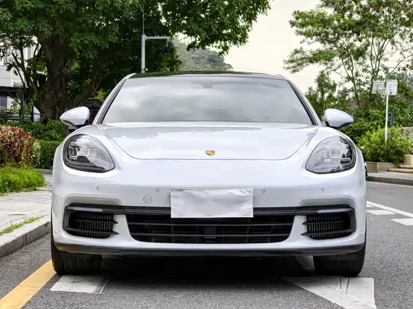 Porsche Panamera 2019