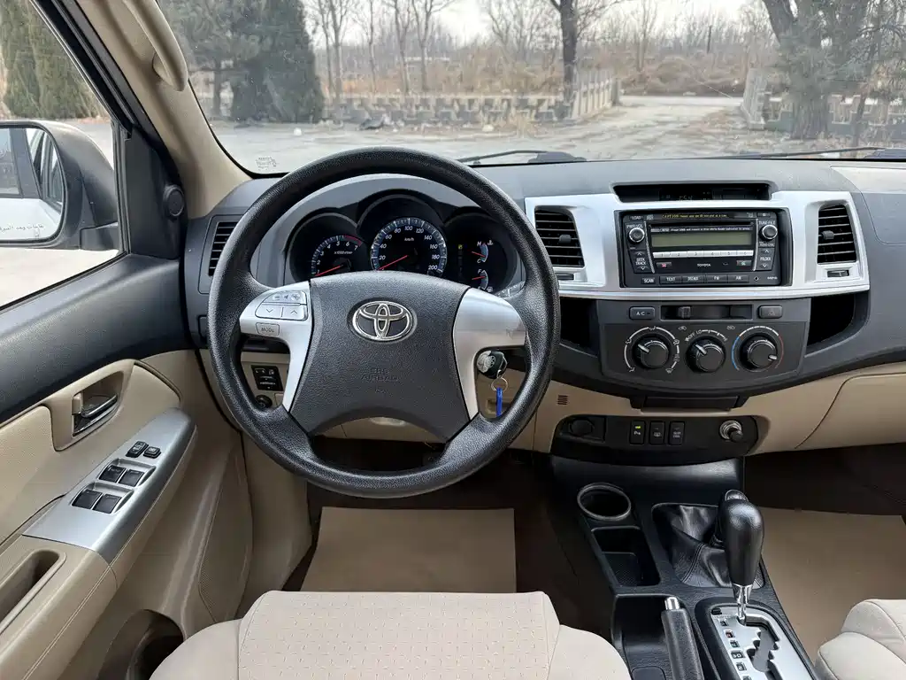 Toyota Fortuner 2016 — фото 15