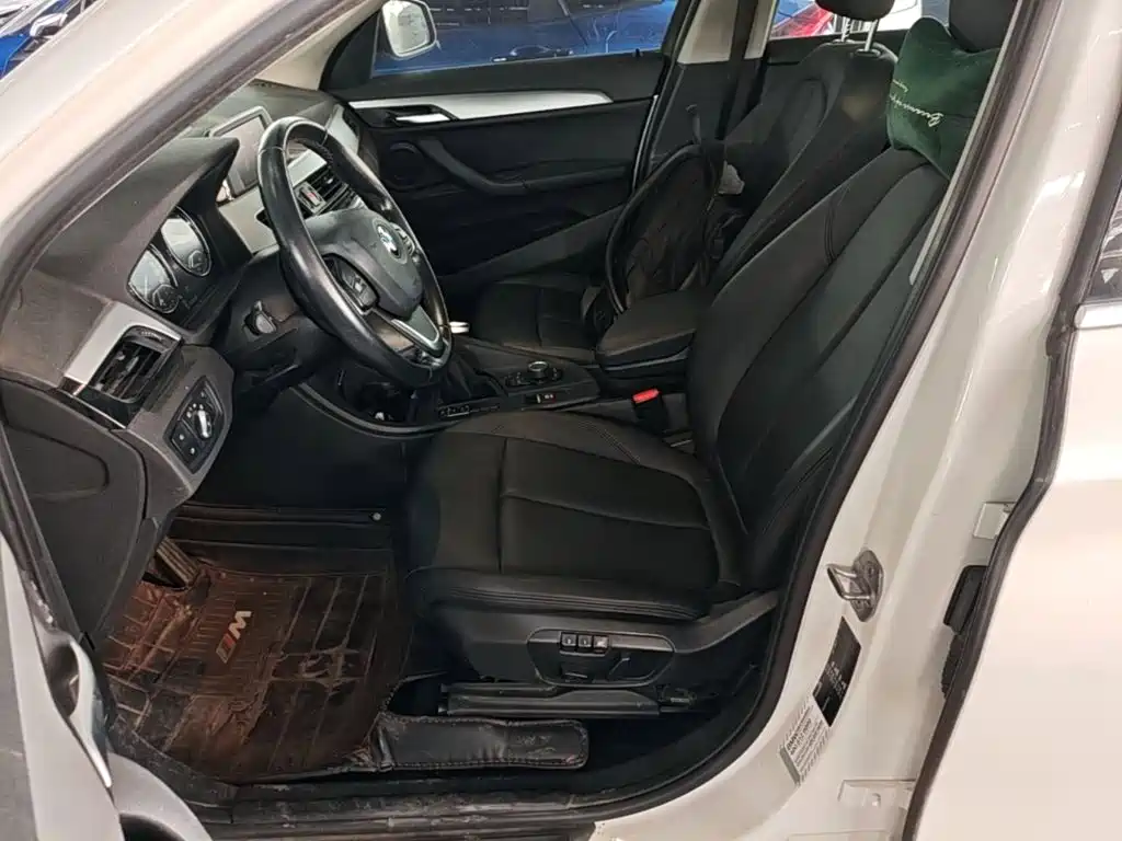 BMW X1 2018 — фото 15