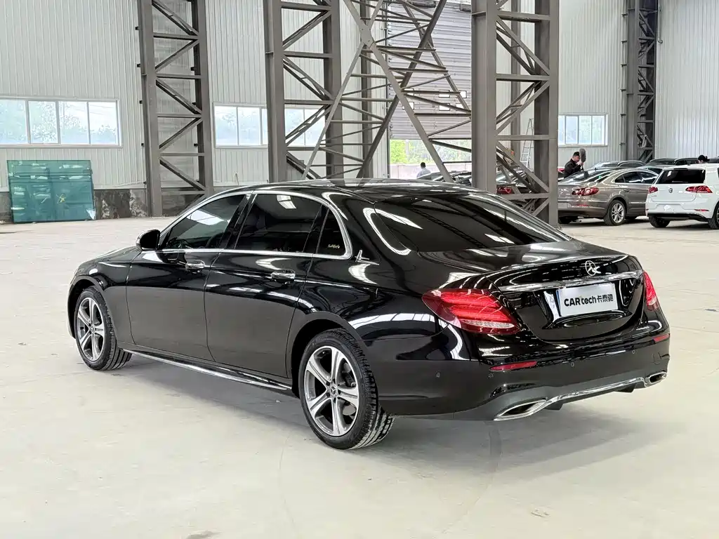 Mercedes-Benz E-Class 2019 — фото 13
