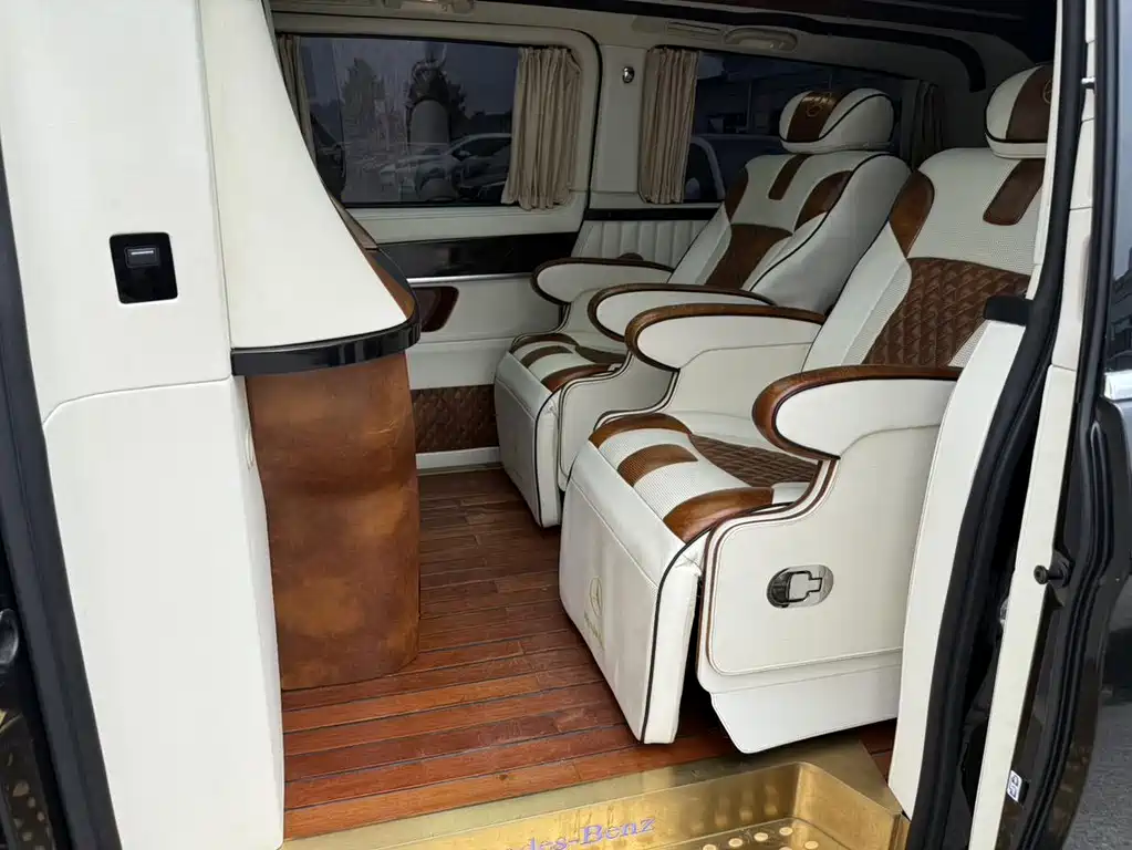 Mercedes-Benz V-Class 2017 — фото 6