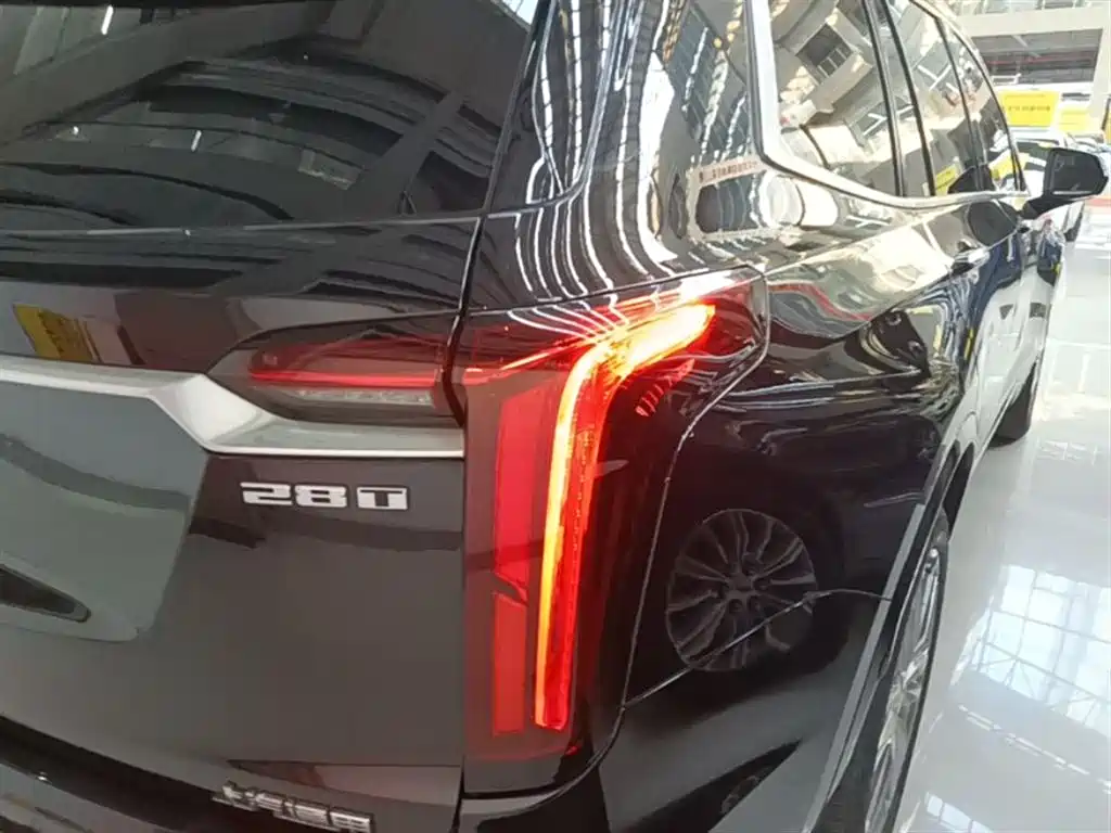 Cadillac XT6 2021 — фото 8