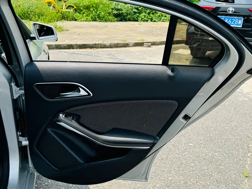 Mercedes-Benz A-Class 2015 — фото 11