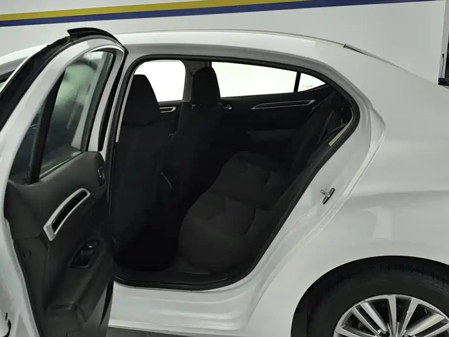 Citroën C4L 2014 — фото 11