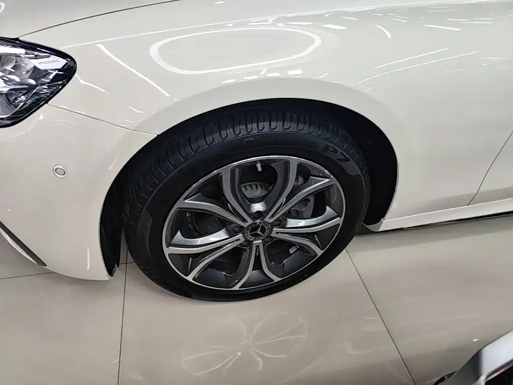 Mercedes-Benz E-Class 2023 — фото 23