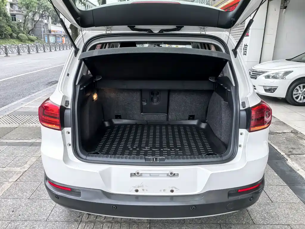 Volkswagen Tiguan 2014 — фото 17