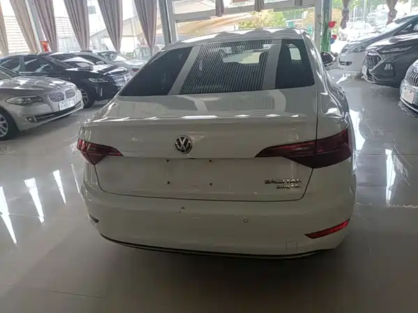 Volkswagen Sagitar 2020