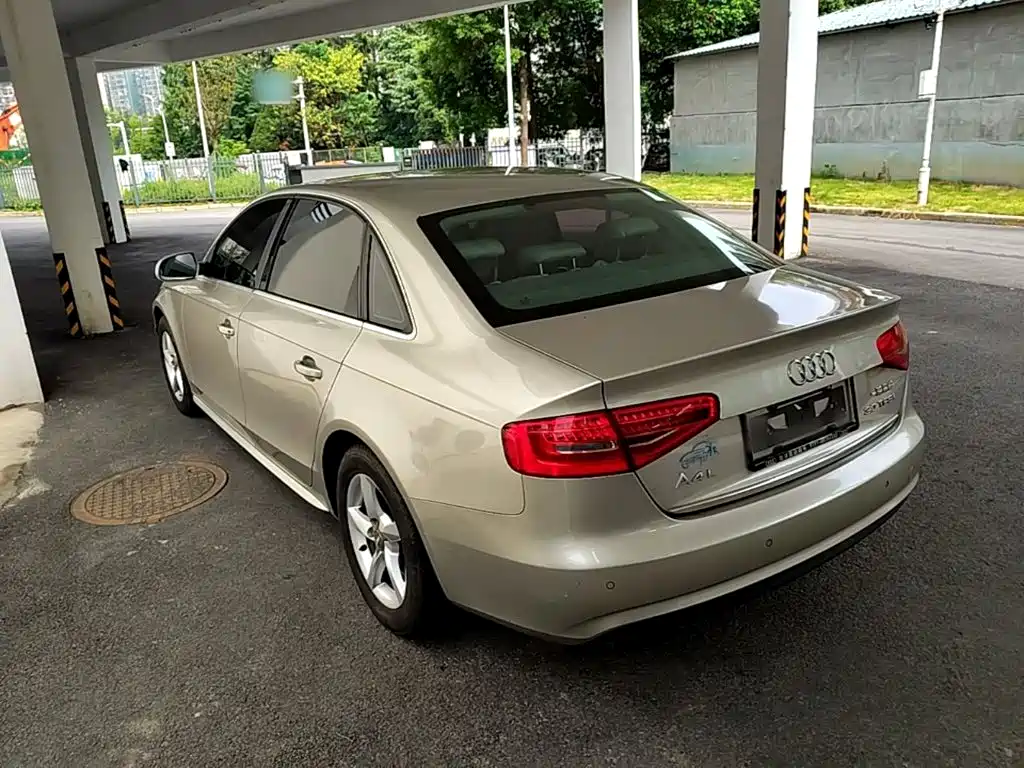 Audi A4L 2016