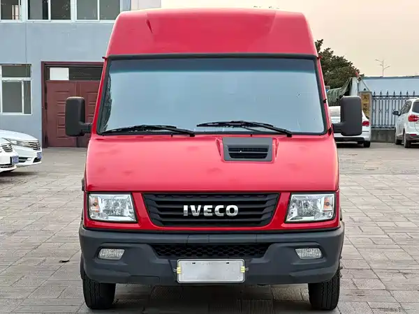 Iveco Proud 2023