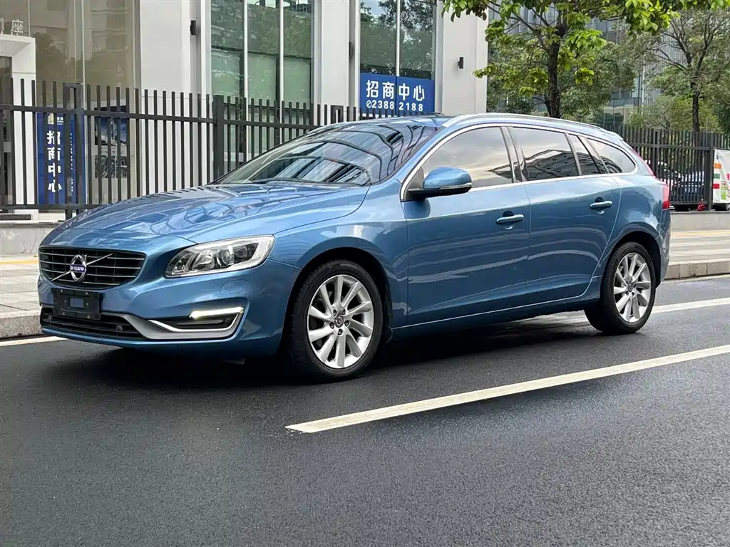 Volvo V60 2015