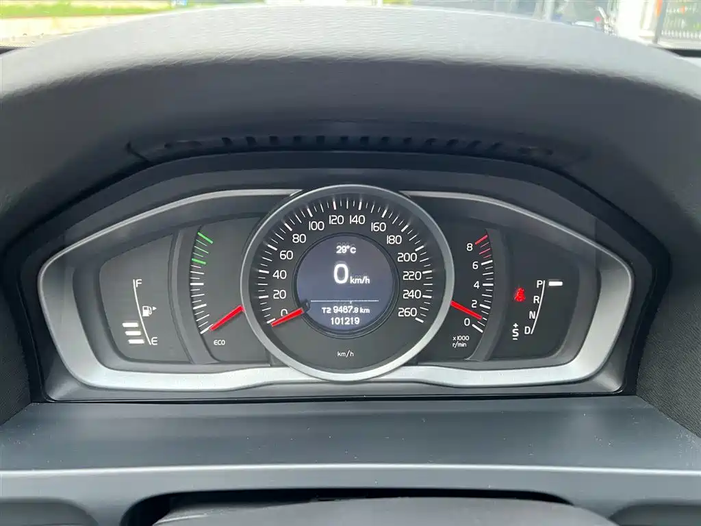 Volvo V60 2015