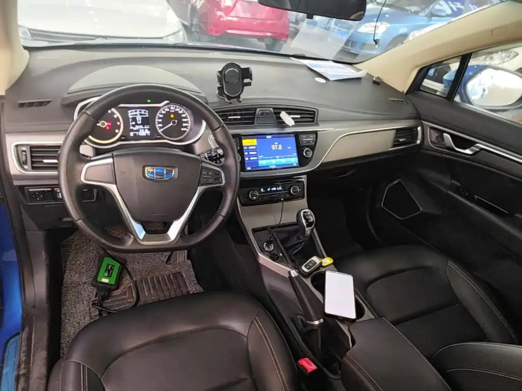 Geely Emgrand GS 2017 — фото 10