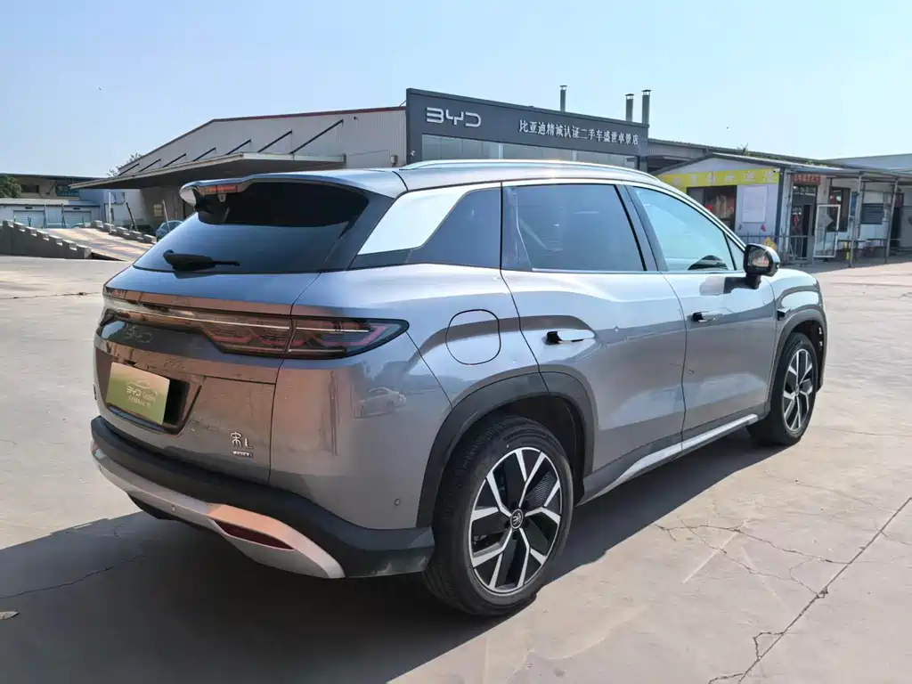 BYD L DM-i 2025 — фото 8