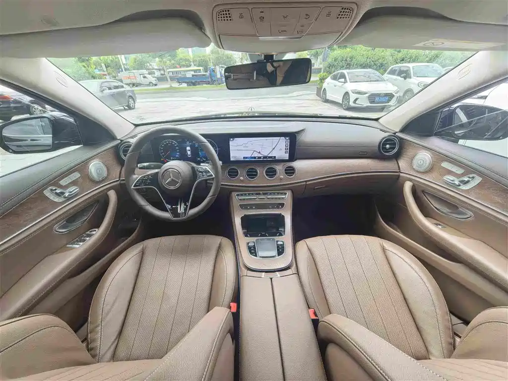 Mercedes-Benz E-Class 2023 — фото 5