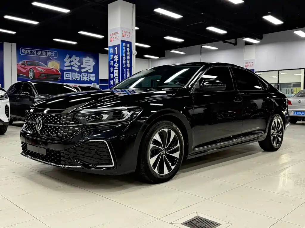 Volkswagen Passat 2023