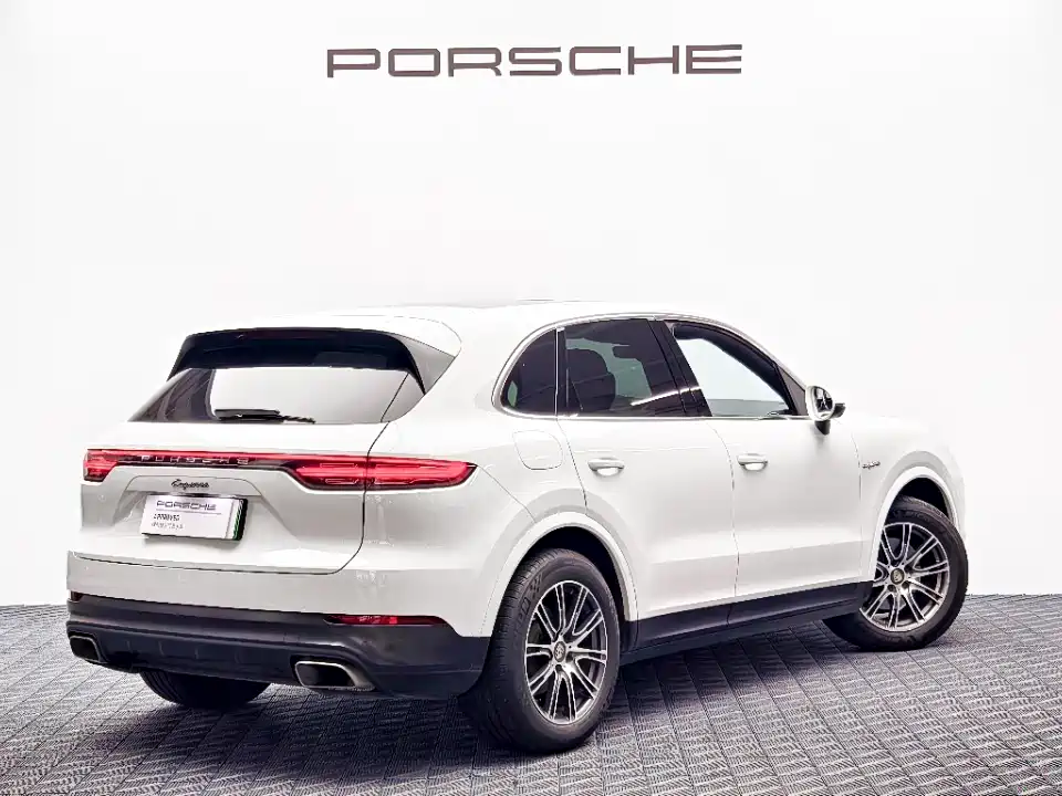 Porsche Cayenne Hybrid 2022 — фото 4
