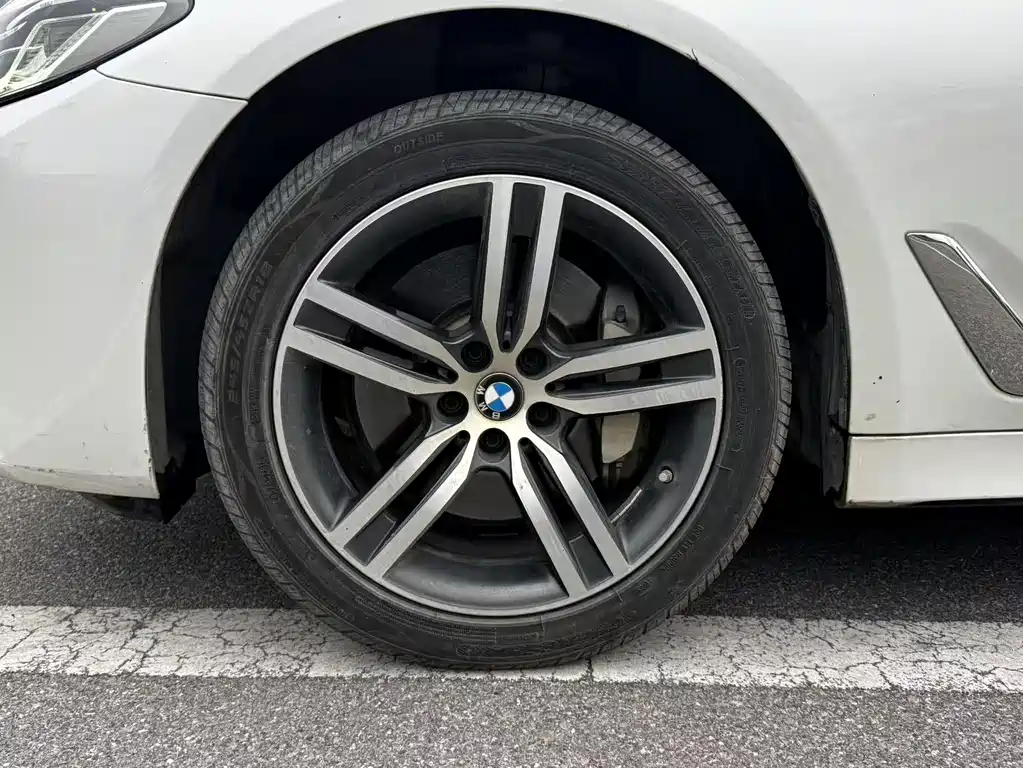 BMW 5 Series 2023 — фото 8