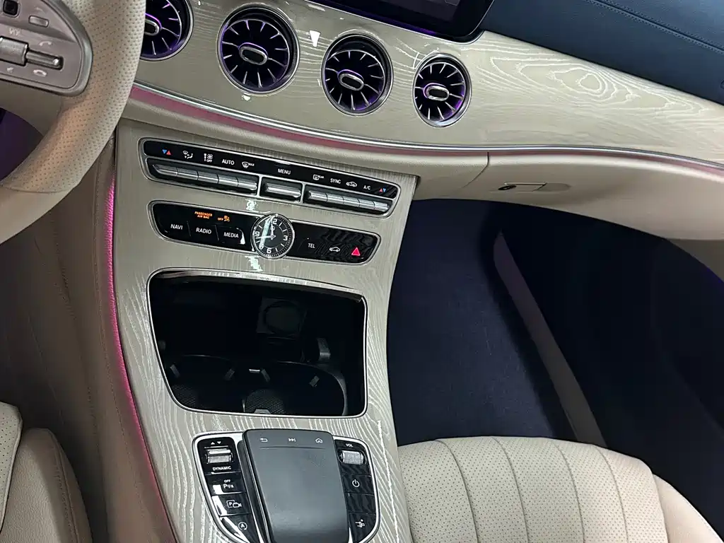 Mercedes-Benz E-Class 2020 — фото 17