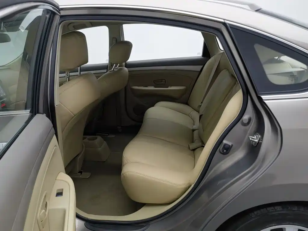Nissan Sylphy 2014 — фото 15