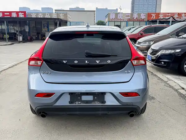 Volvo V40 2017