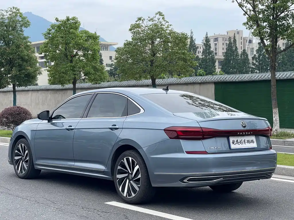 Volkswagen Passat 2022