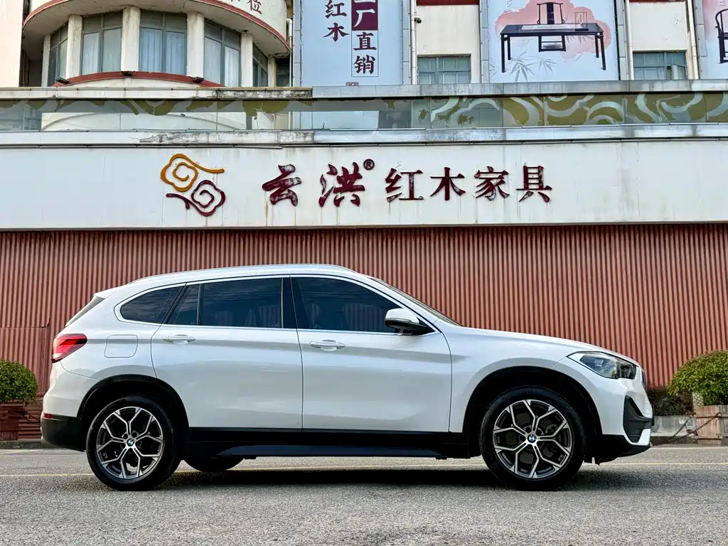 BMW X1 2021 — фото 8