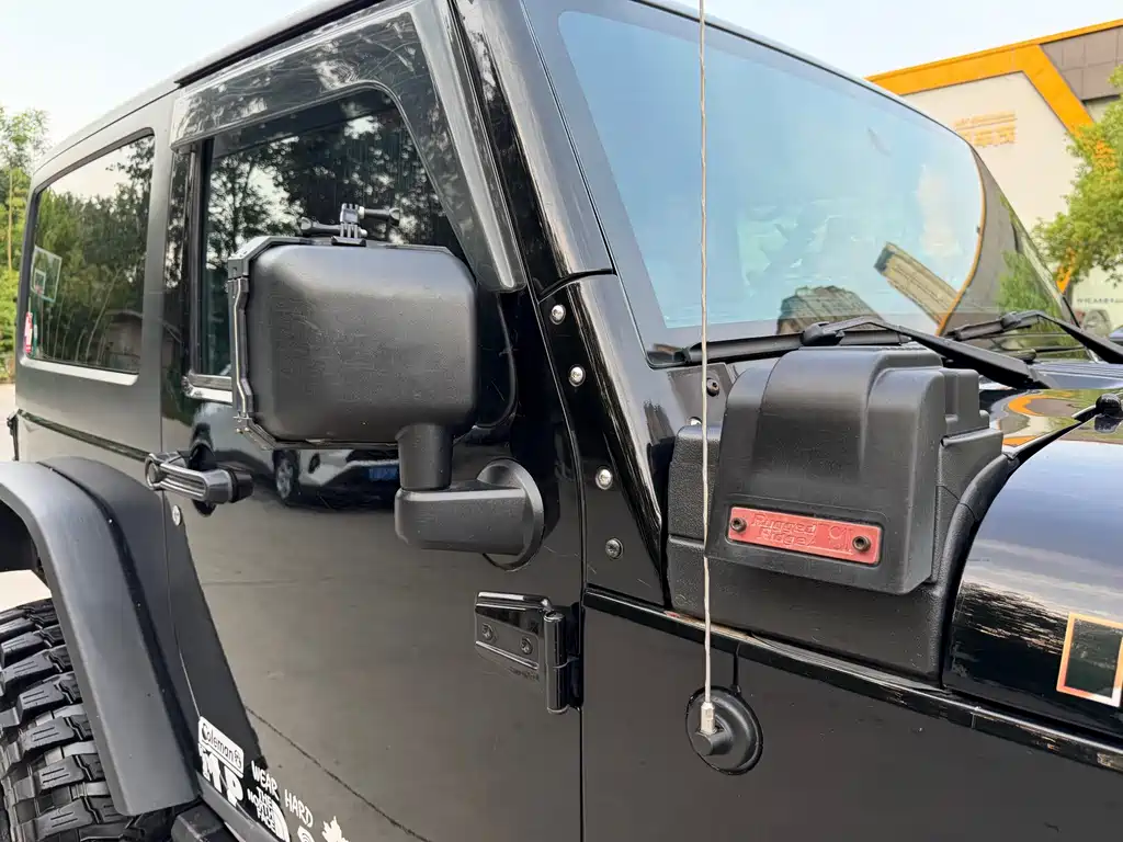 Jeep Wrangler 2014 — фото 24
