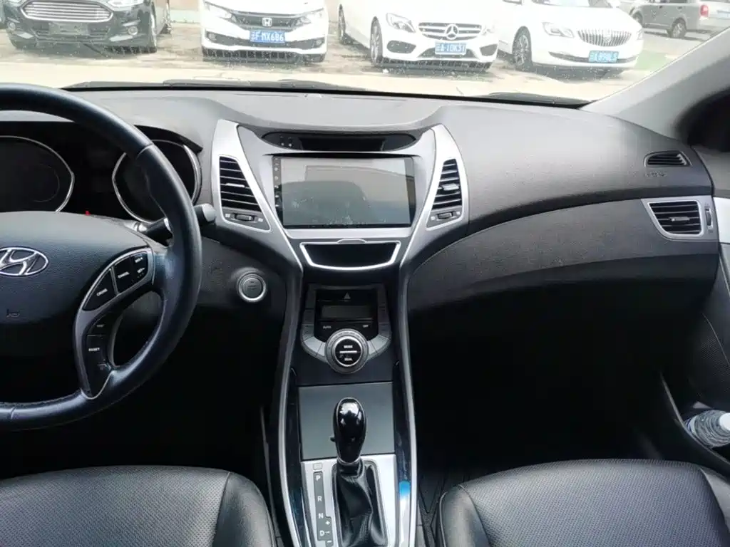Hyundai Elantra Langdong 2015 — фото 13