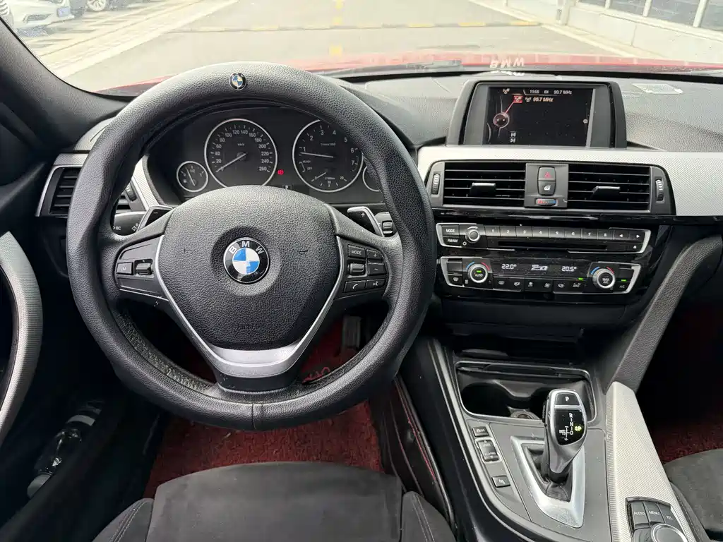 BMW 3 Series 2017 — фото 9