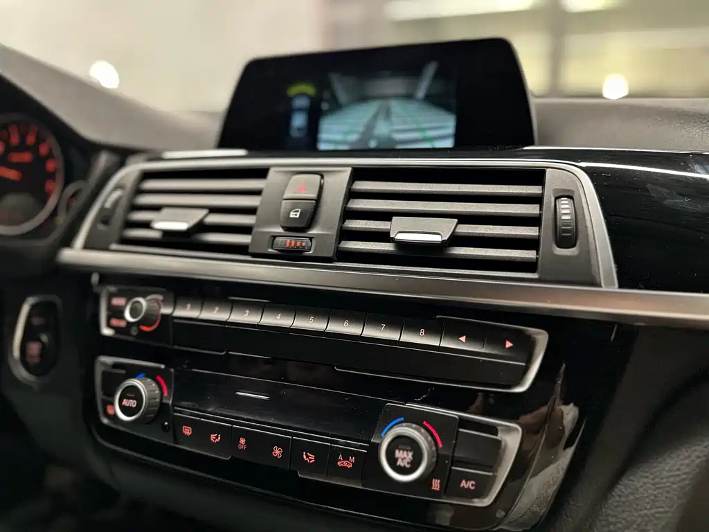 BMW 3 Series GT 2018 — фото 37