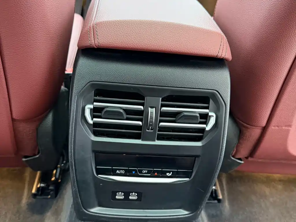BMW 3 Series 2023 — фото 17