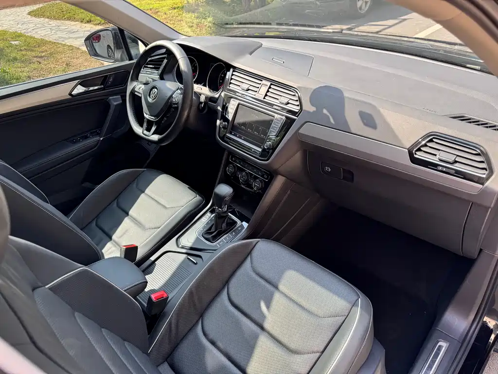 Volkswagen Tiguan L 2017 — фото 9