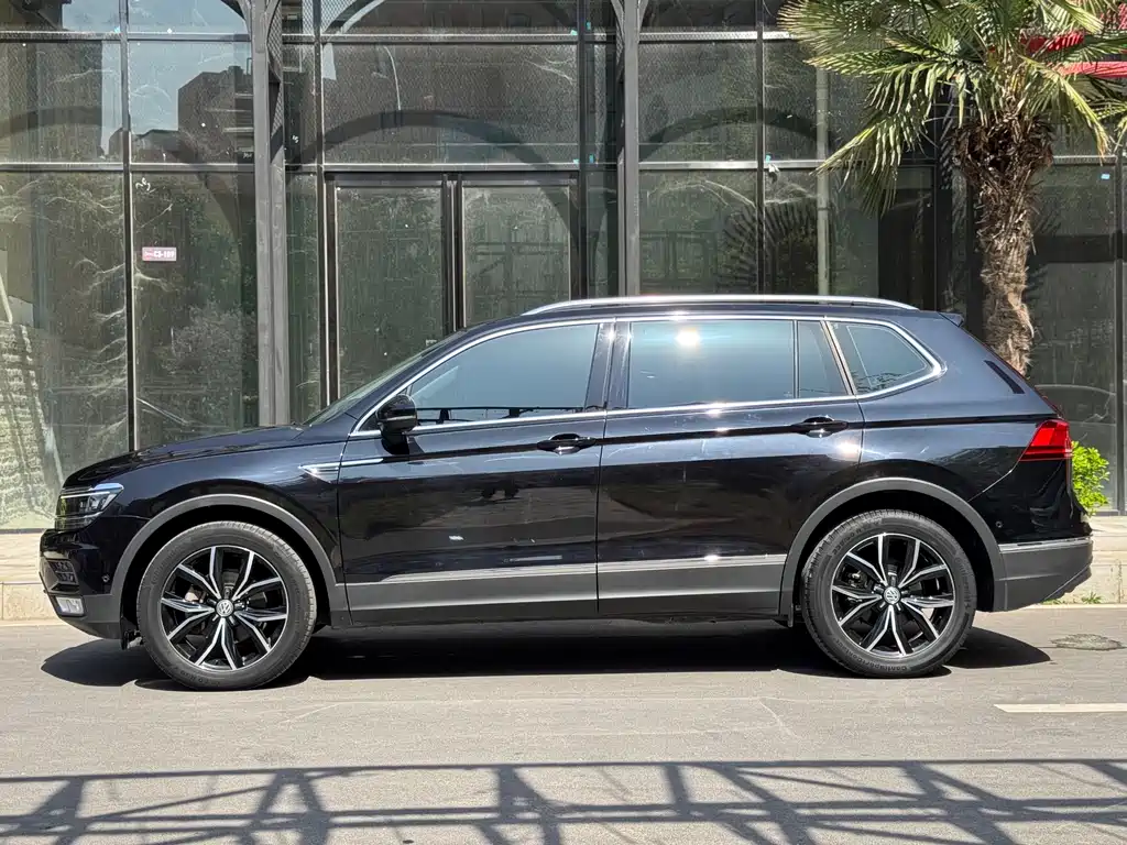 Volkswagen Tiguan L 2017 — фото 29