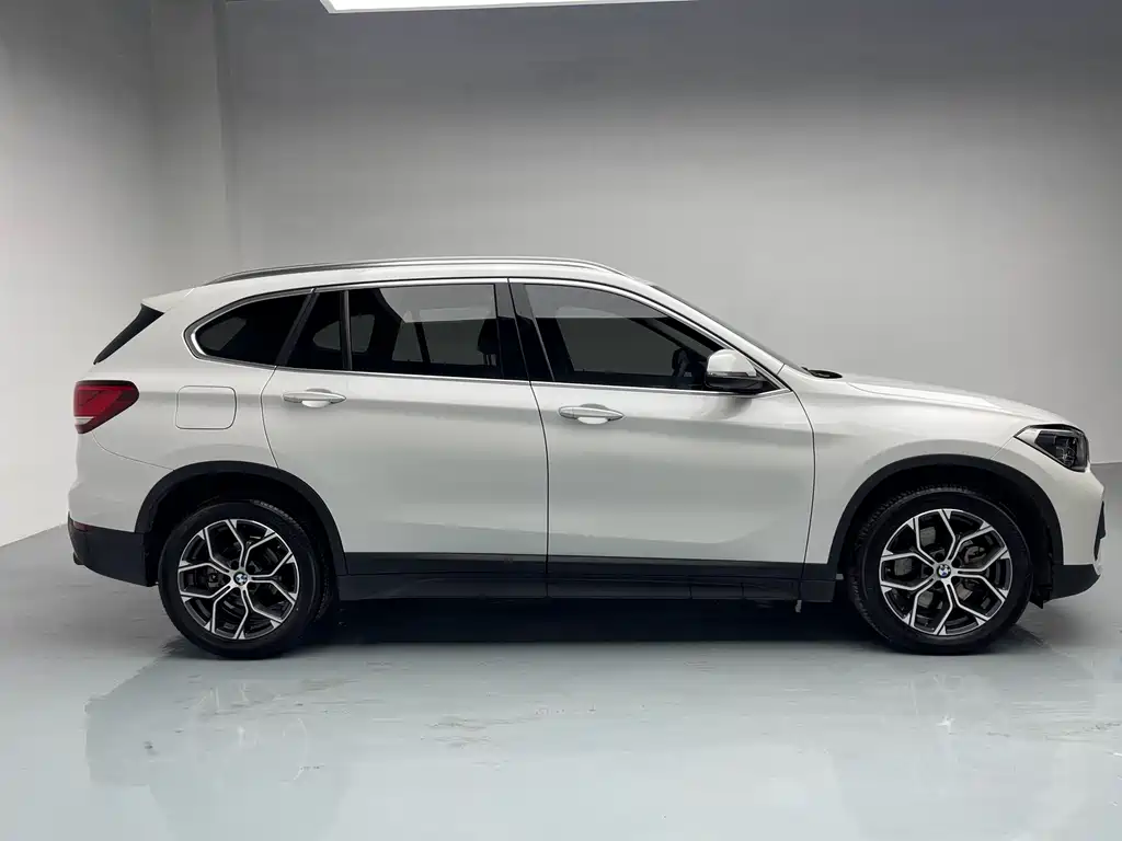 BMW X1 2021 — фото 3