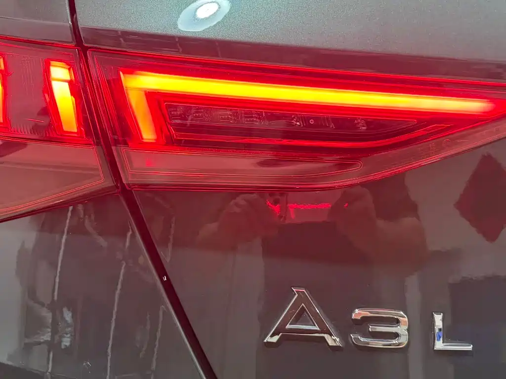 Audi A3 2023 — фото 24