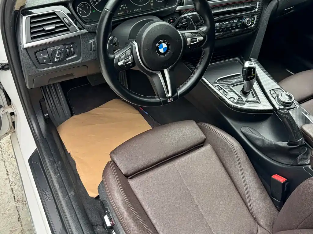 BMW 3 Series 2019 — фото 12