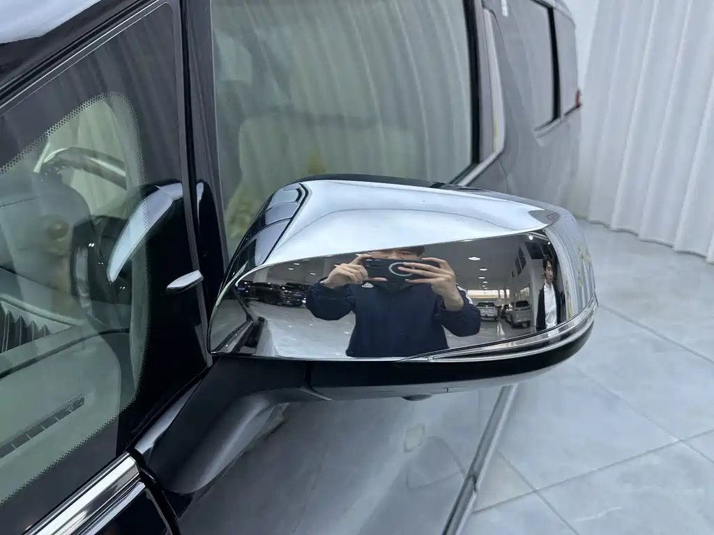 Toyota Alphard 2018 — фото 26