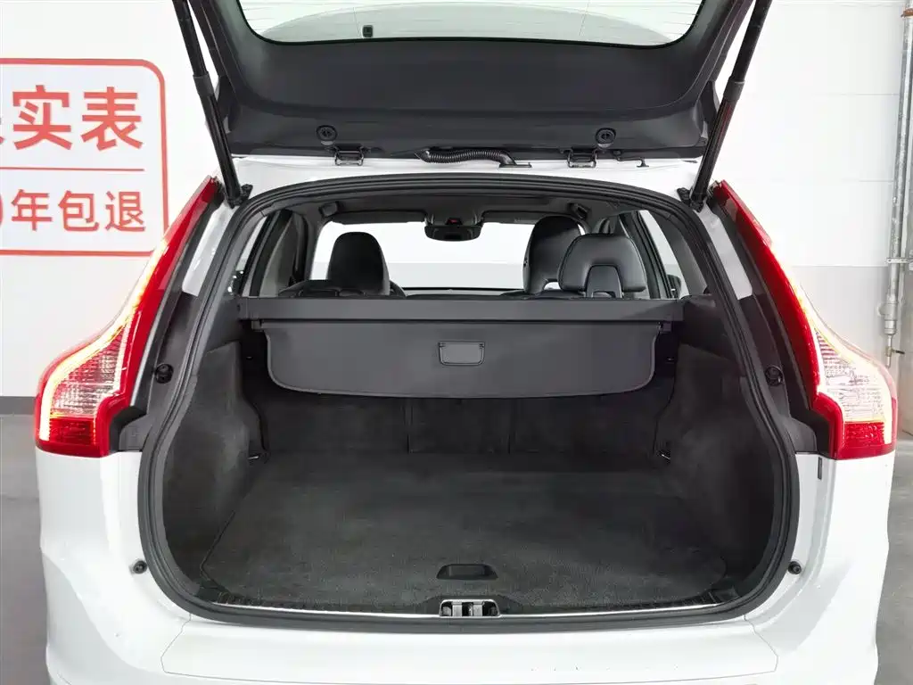 Volvo XC60 2015 — фото 16