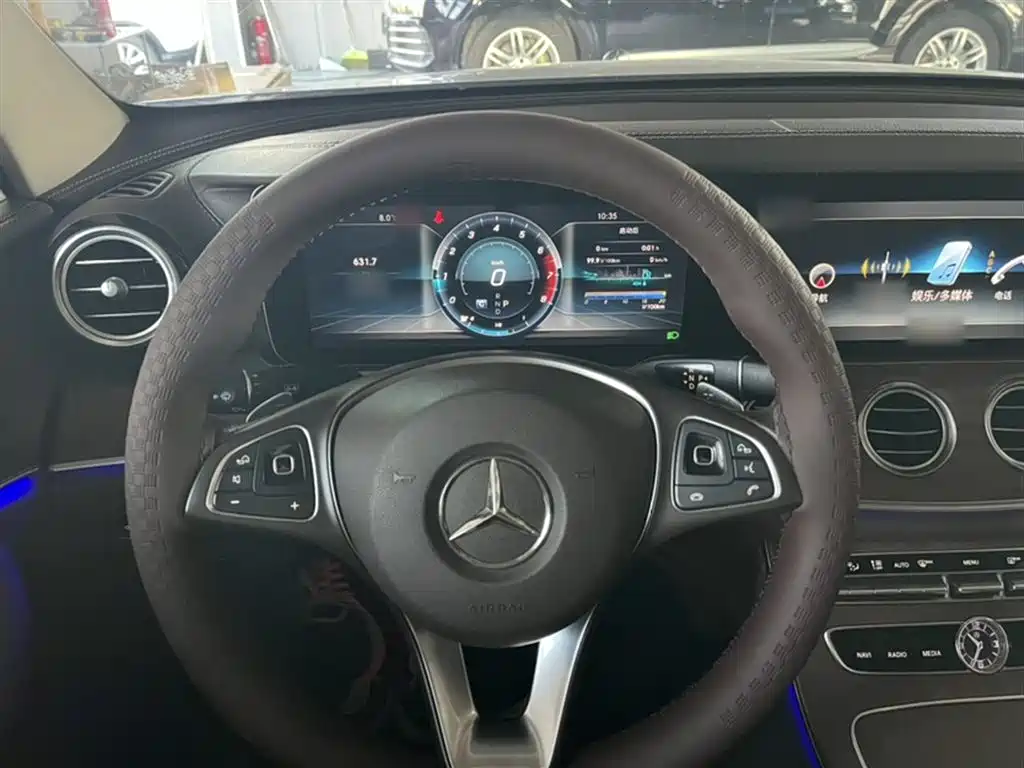 Mercedes-Benz E-Class 2018 — фото 15