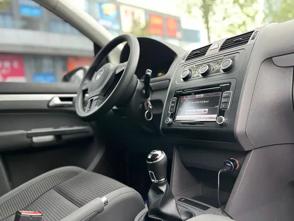 Volkswagen Touran 2018 — фото 10