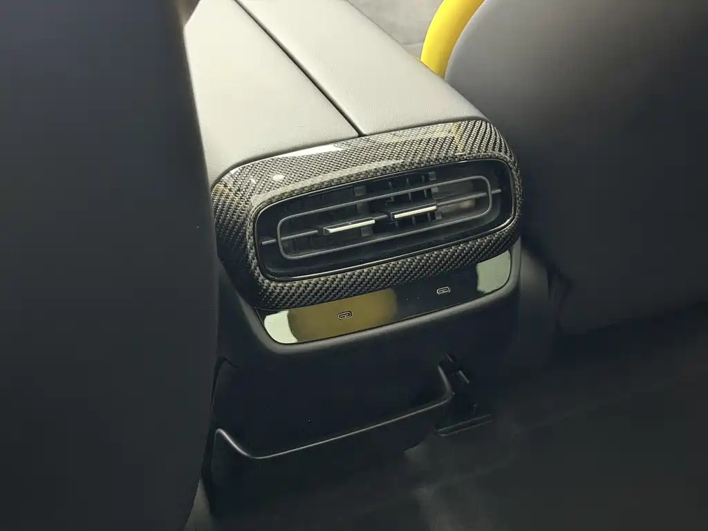 Xiaomi SU7 Ultra 2025 — фото 10