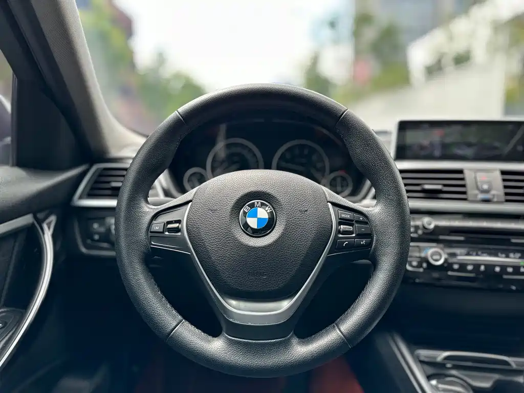 BMW 3 Series 2016 — фото 24