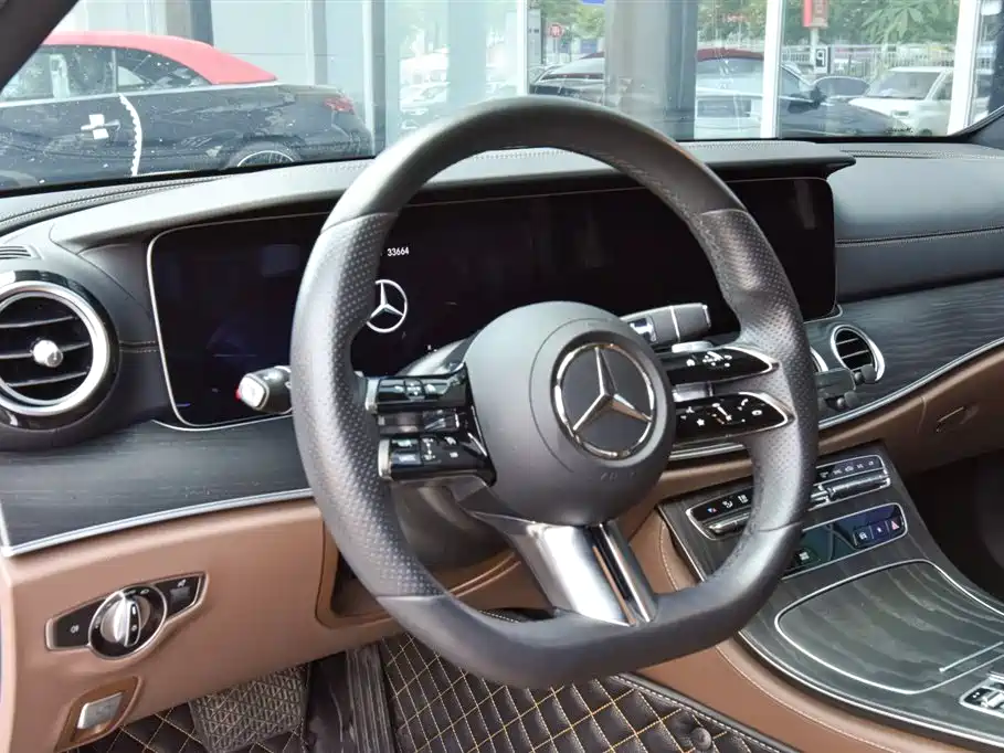 Mercedes-Benz E-Class 2022 — фото 6
