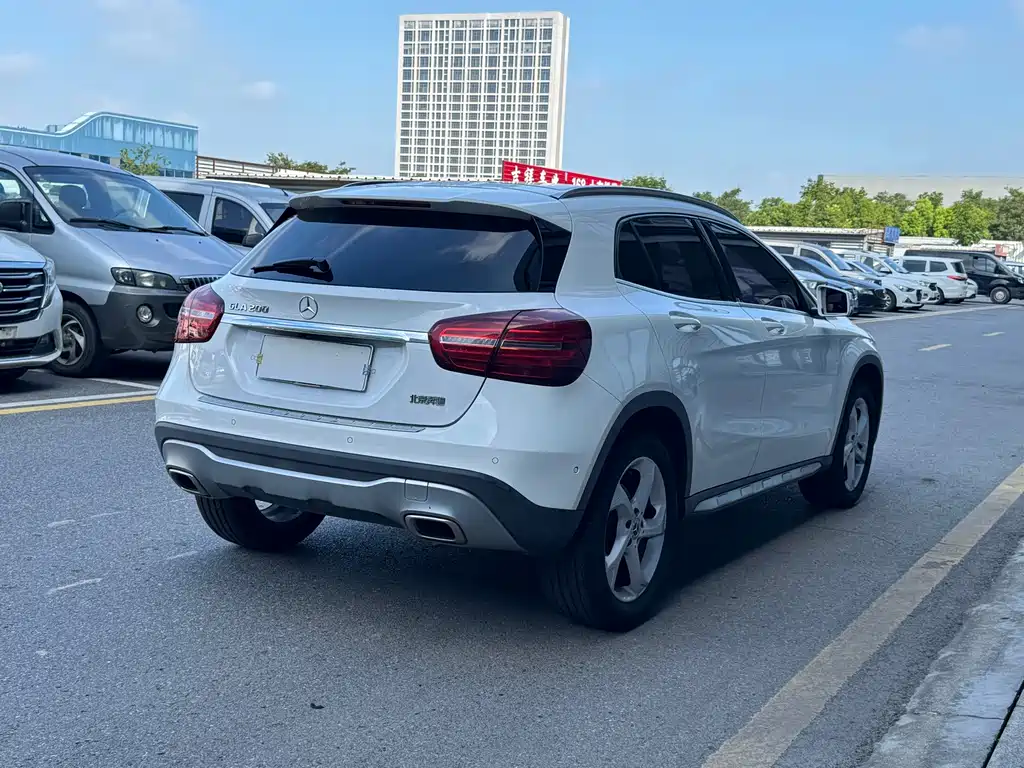 Mercedes-Benz GLA 2018 — фото 18