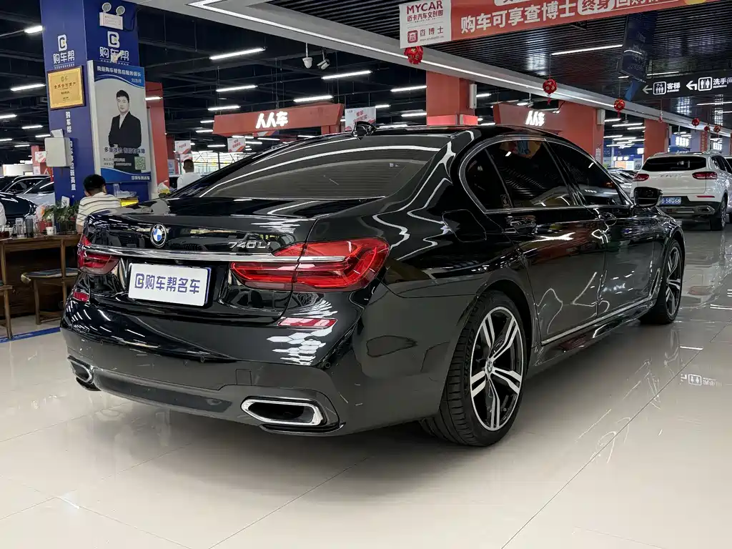 BMW 7 Series 2018 — фото 16