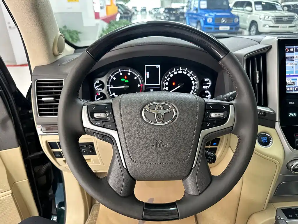 Toyota Land Cruiser 2016 — фото 12