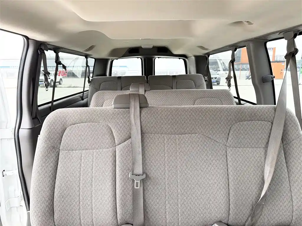 GMC Savana 2015 — фото 12