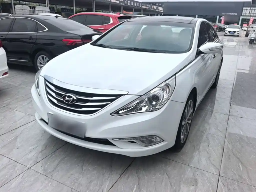 Hyundai Sonata 2015 — фото 1
